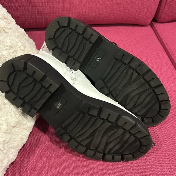 White combat boots similar in style to Dr Martens - Picture 4 of 5